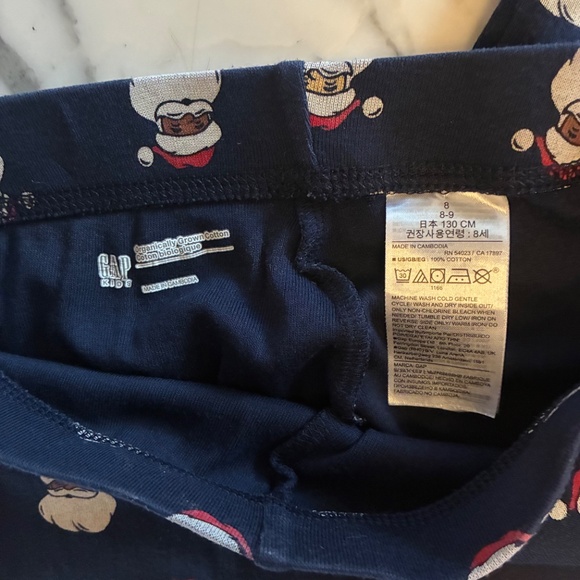 Gap Kids Organic Santa Pajamas - Picture 4 of 4